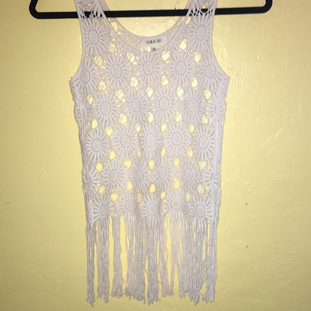 Cream colored knitted beach top! 🏝